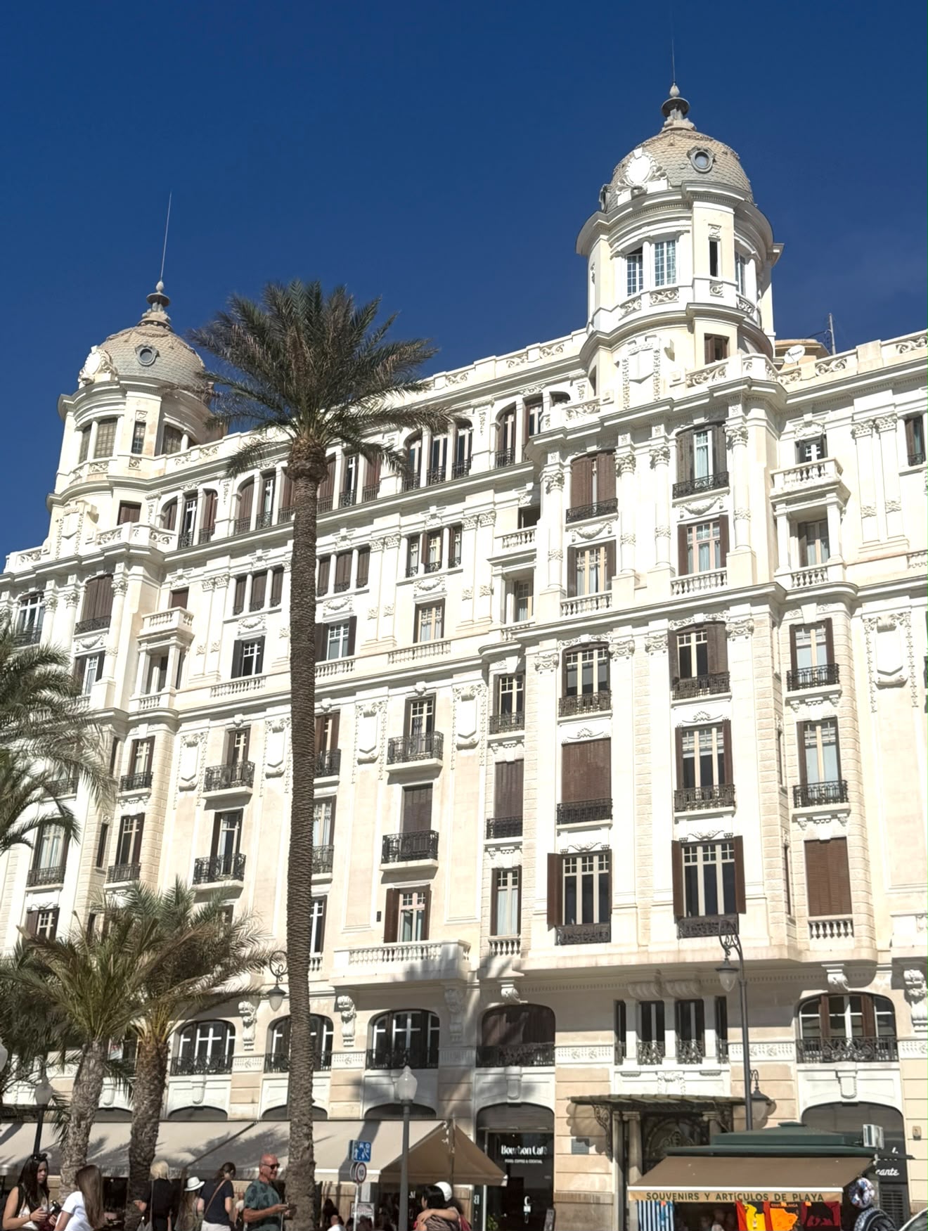 Casa Carbonell, clădirea emblematică de la capătul Explanadei din Alicante
